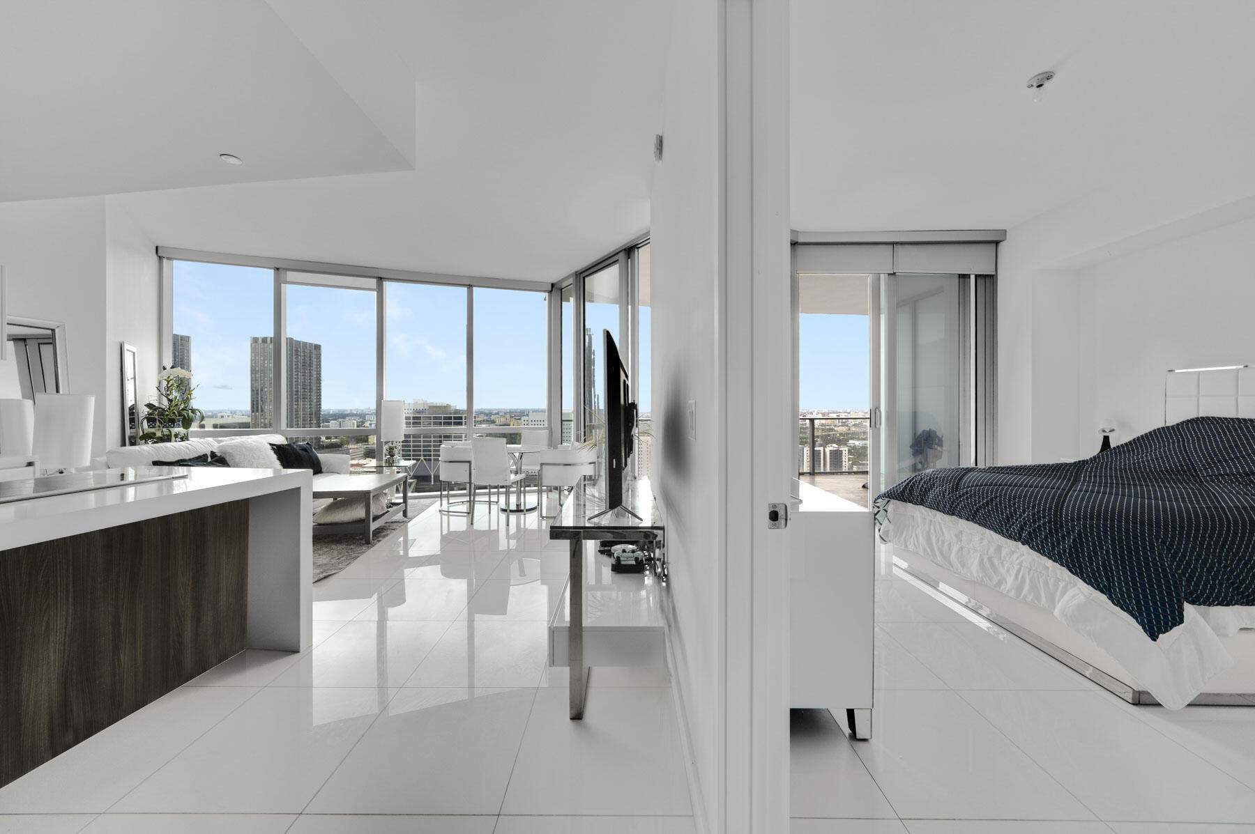 851 NE 1st #2410 Miami, FL 33132