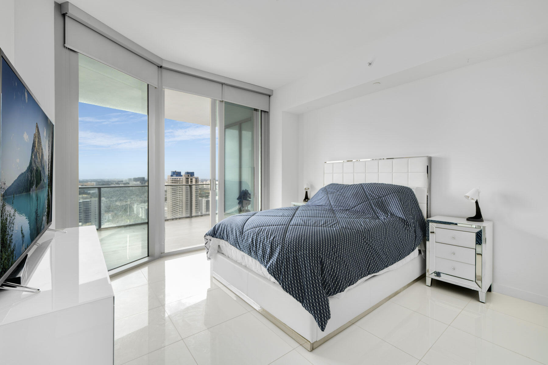 851 NE 1st #2410 Miami, FL 33132