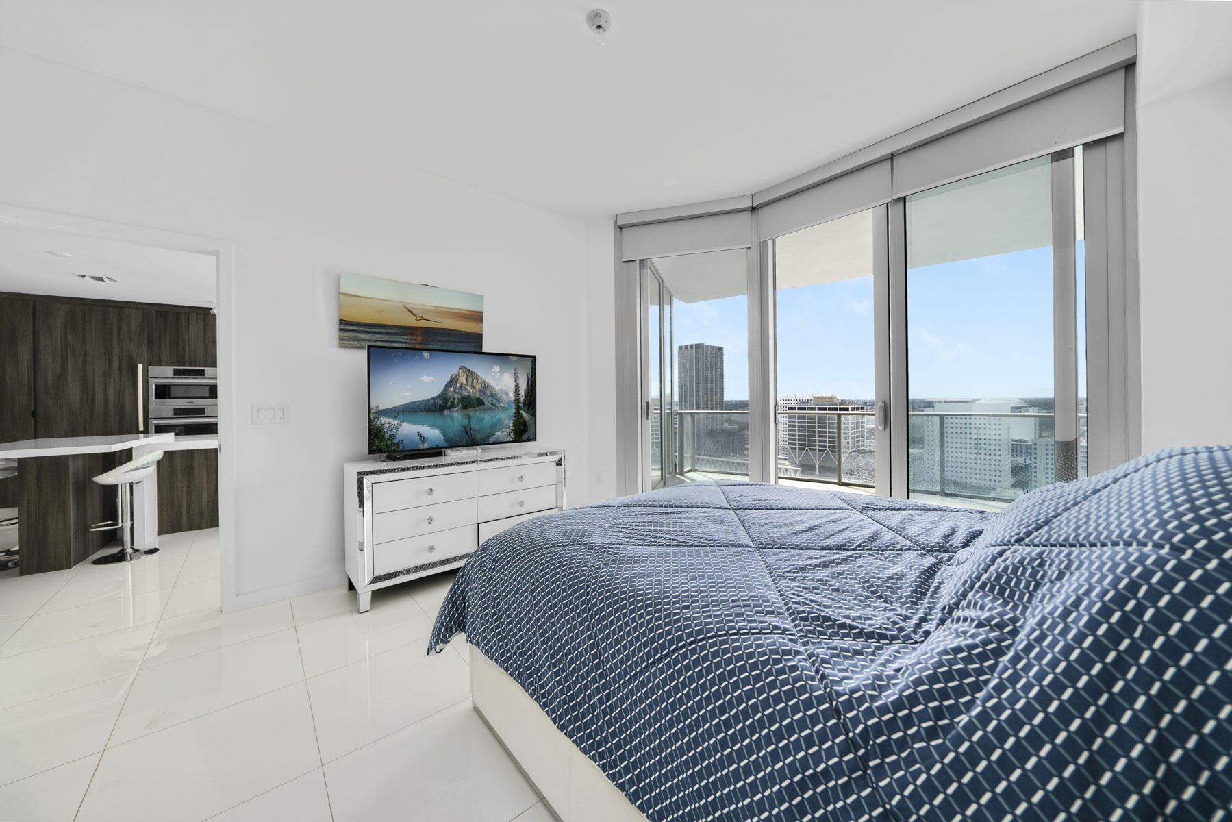 851 NE 1st #2410 Miami, FL 33132