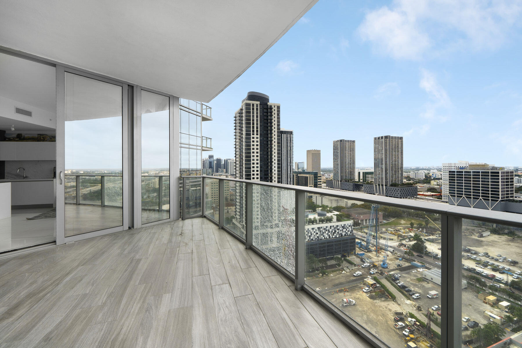 851 NE 1st #2410 Miami, FL 33132