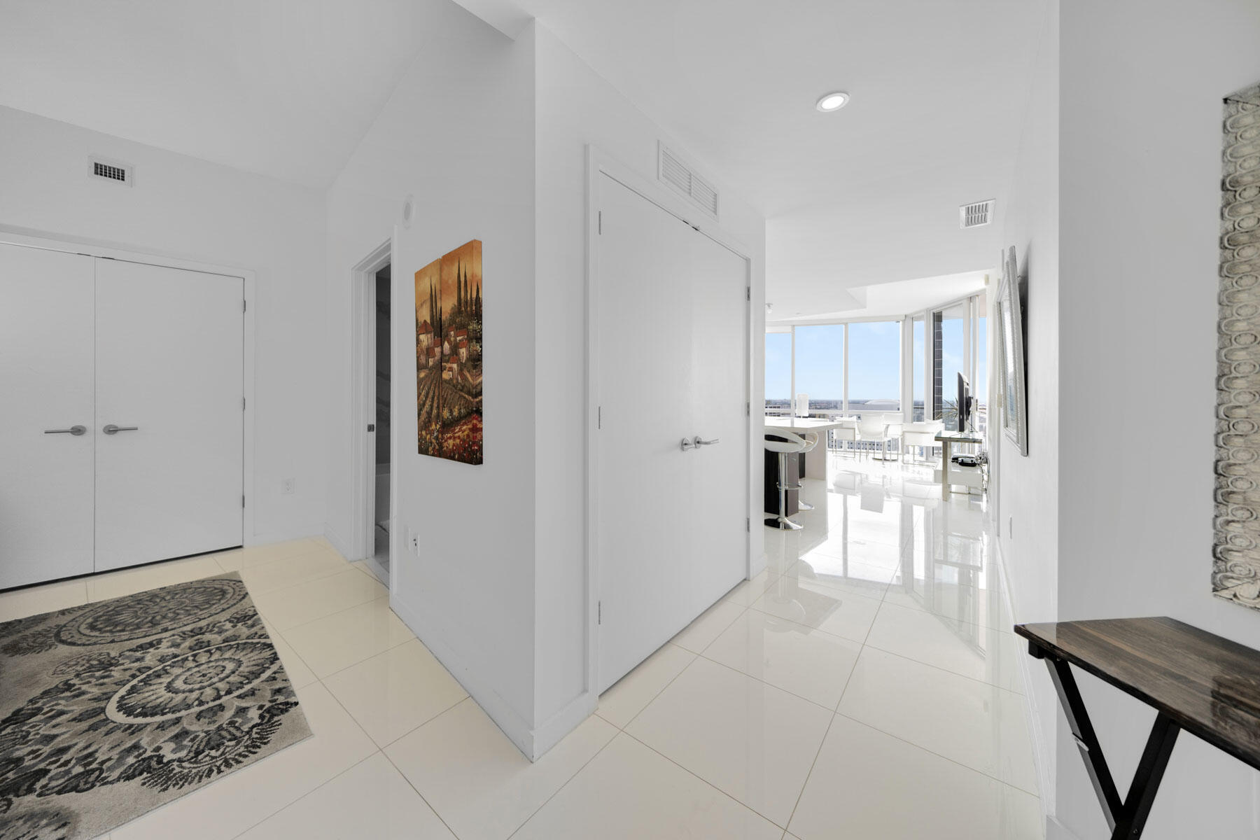 851 NE 1st #2410 Miami, FL 33132