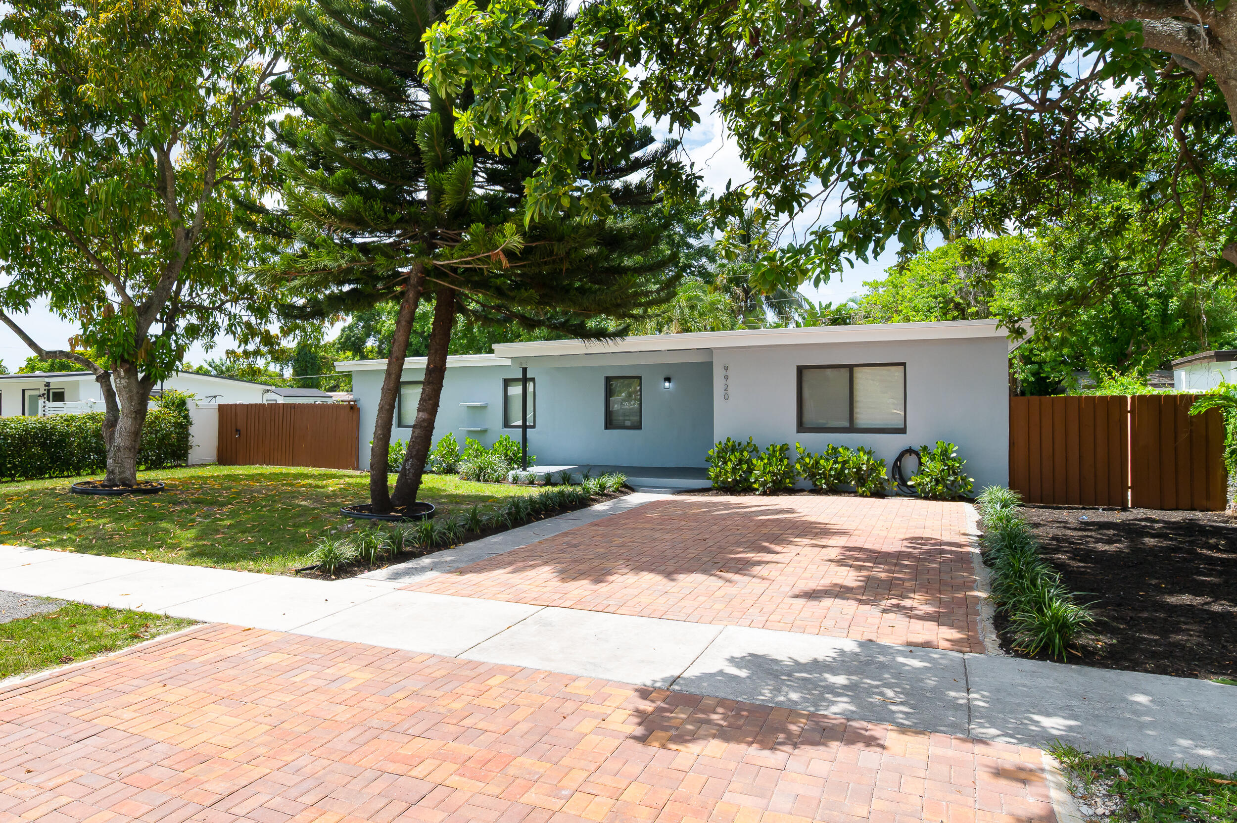 9920 SW 49th