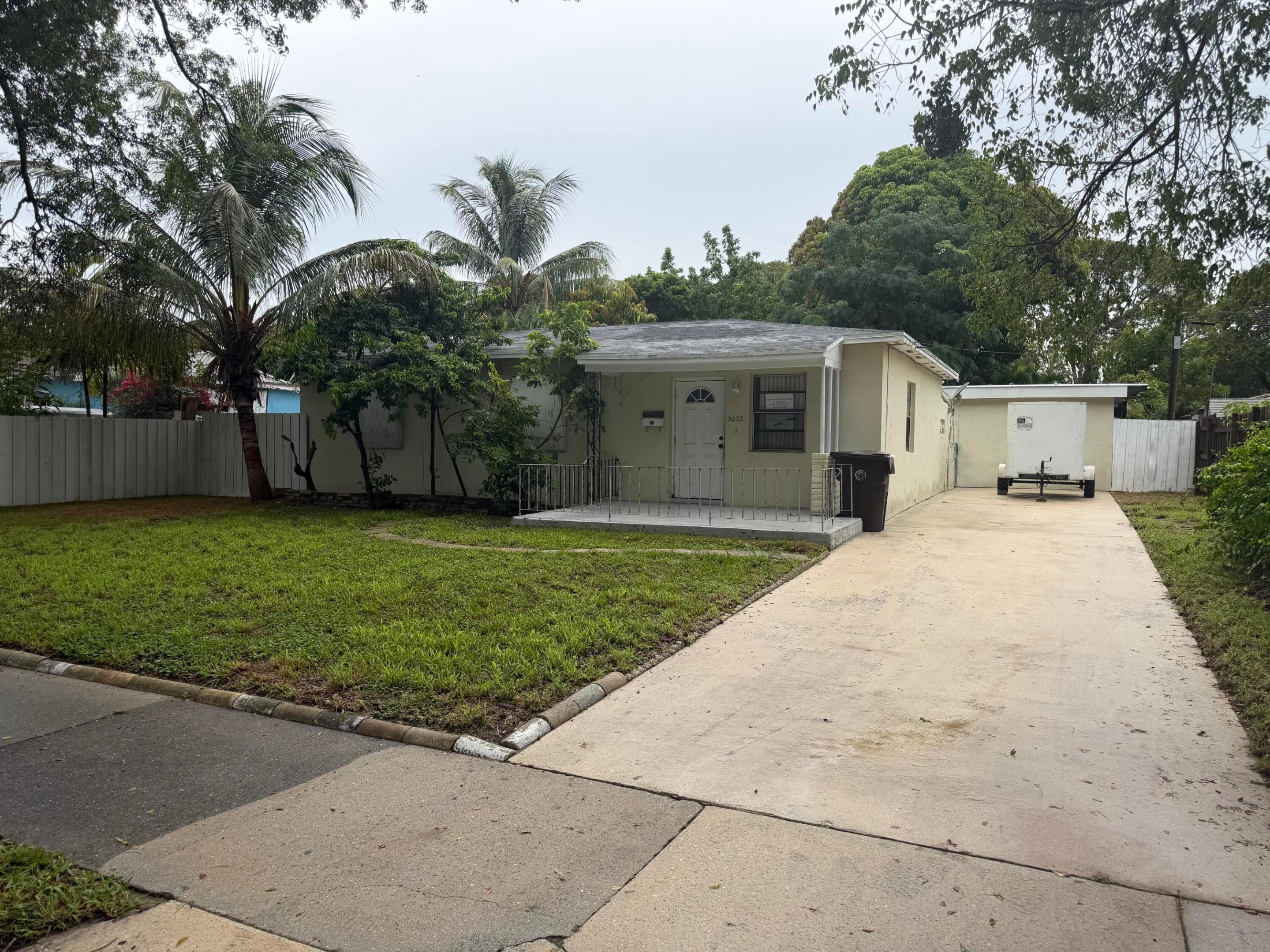 3033 Clyde Rd
