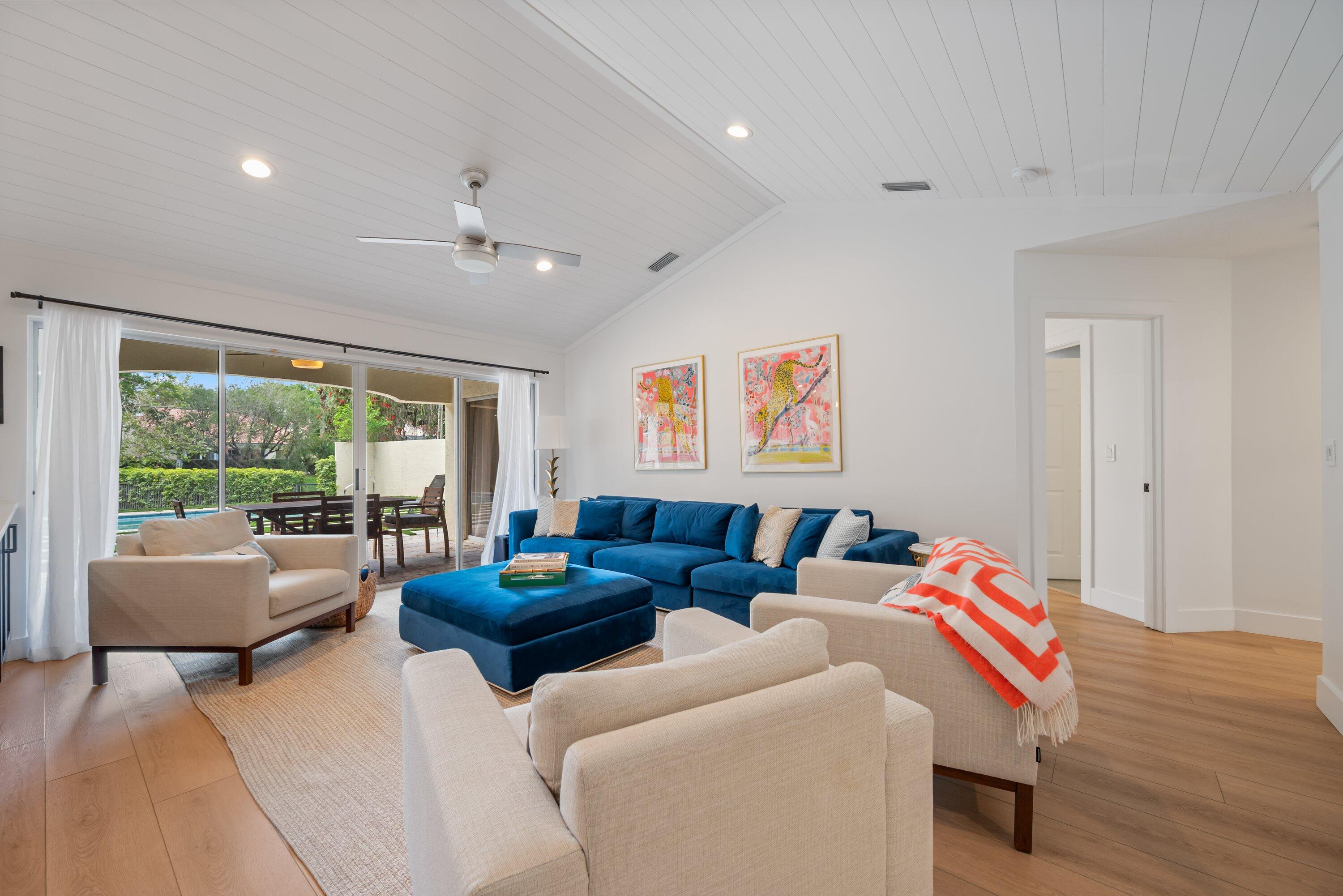 2236 Las Casitas Wellington, FL 33414