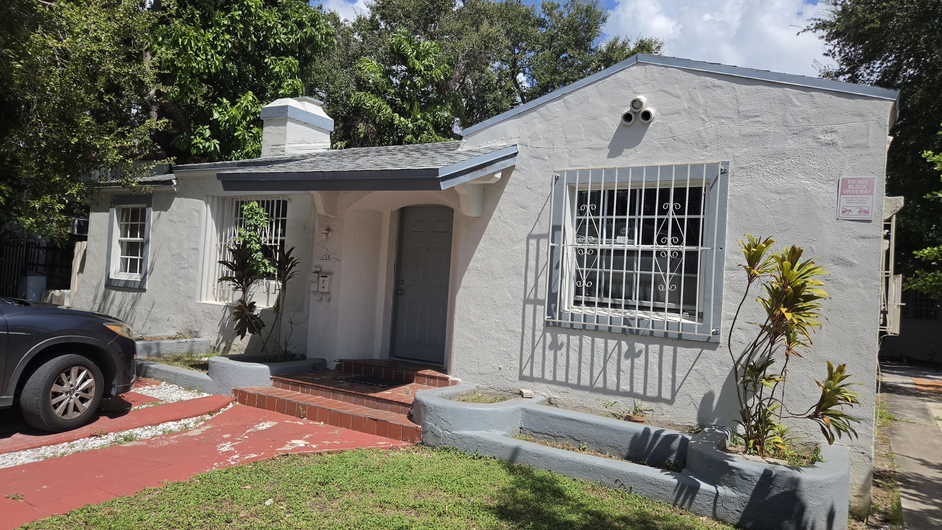 655 NE 80th Miami, FL 33138