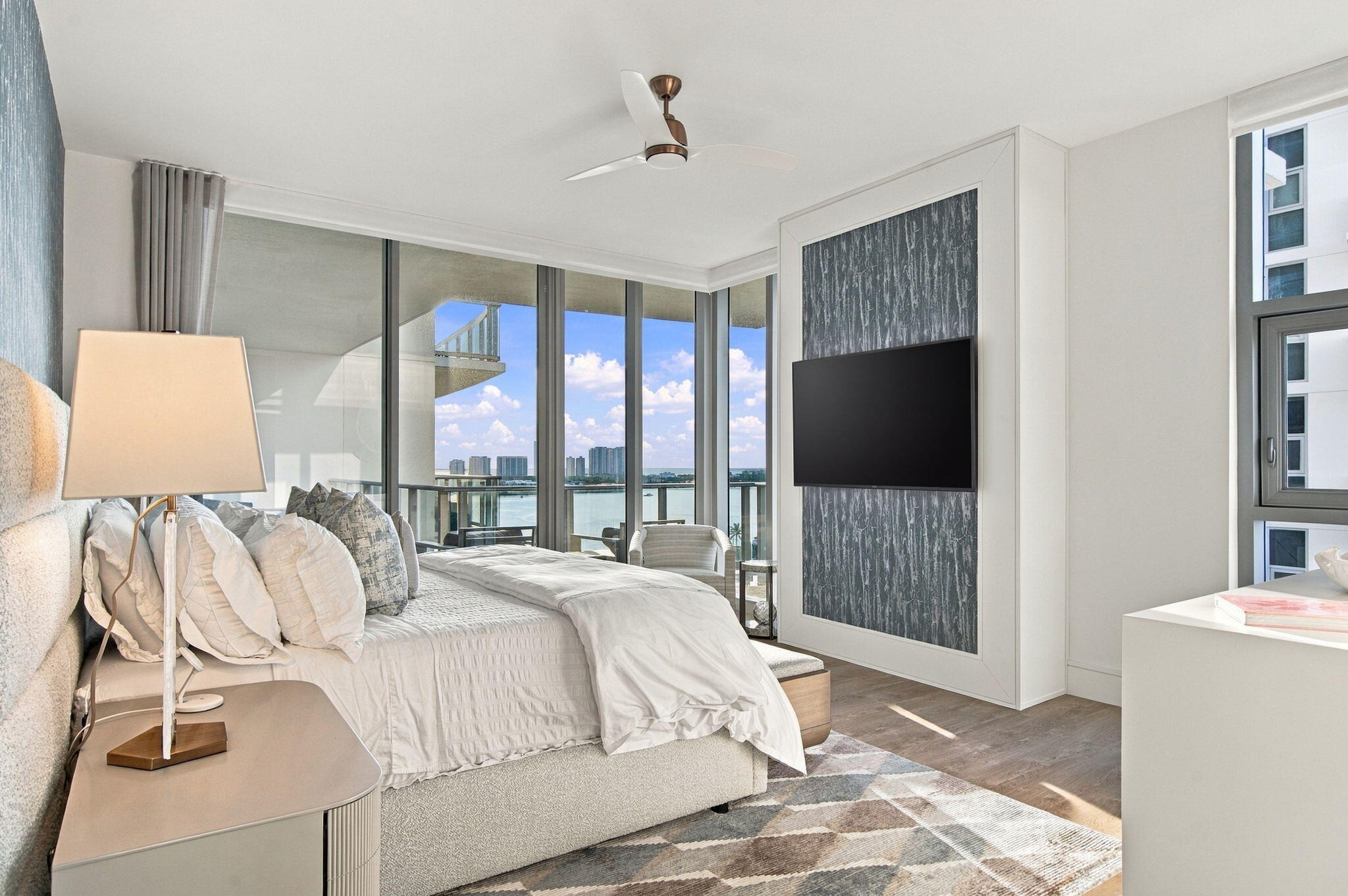 220 Lake Shr Dr #1423 West Palm Beach, FL 33403