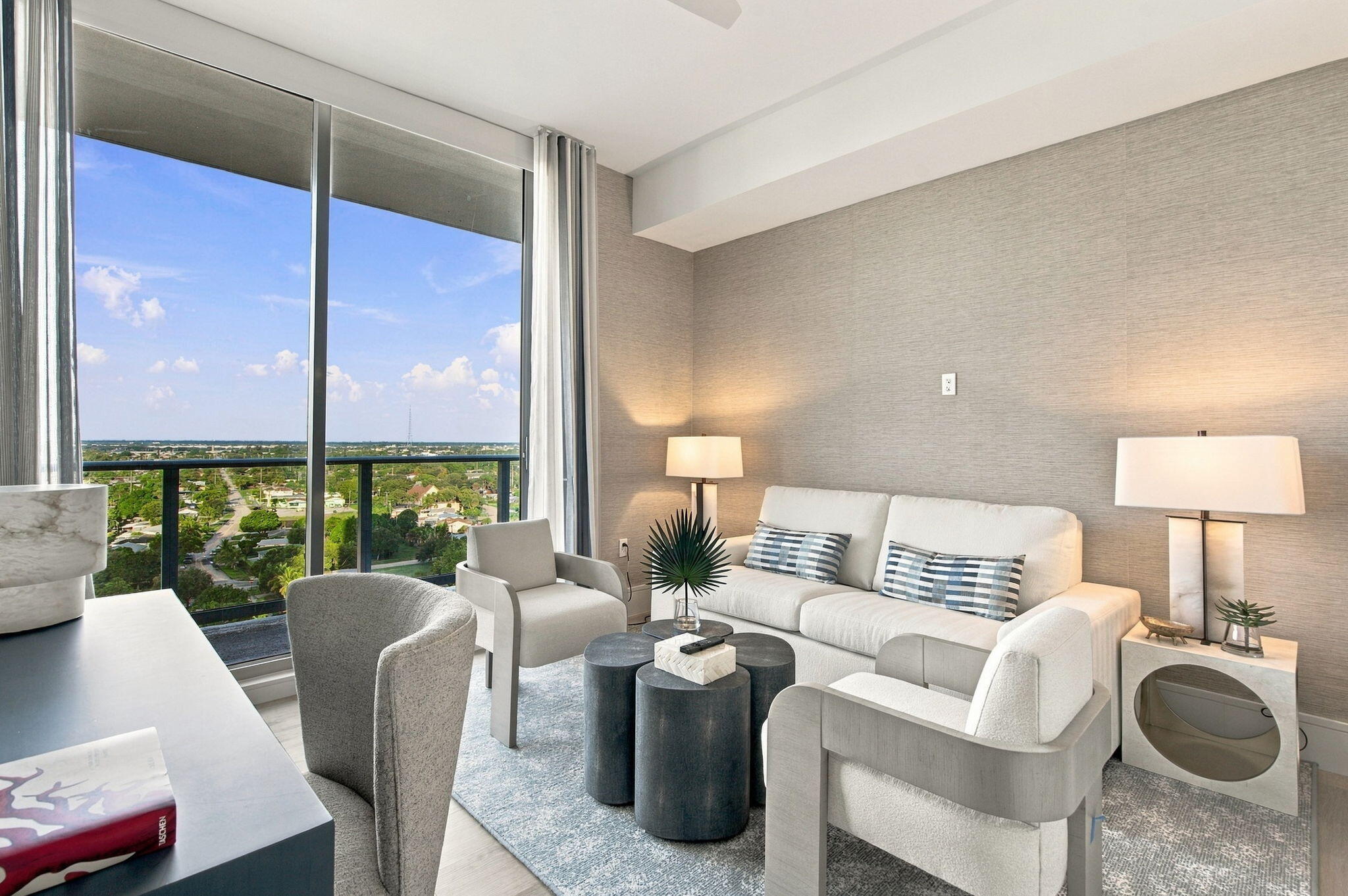 220 Lake Shr Dr #1423 West Palm Beach, FL 33403