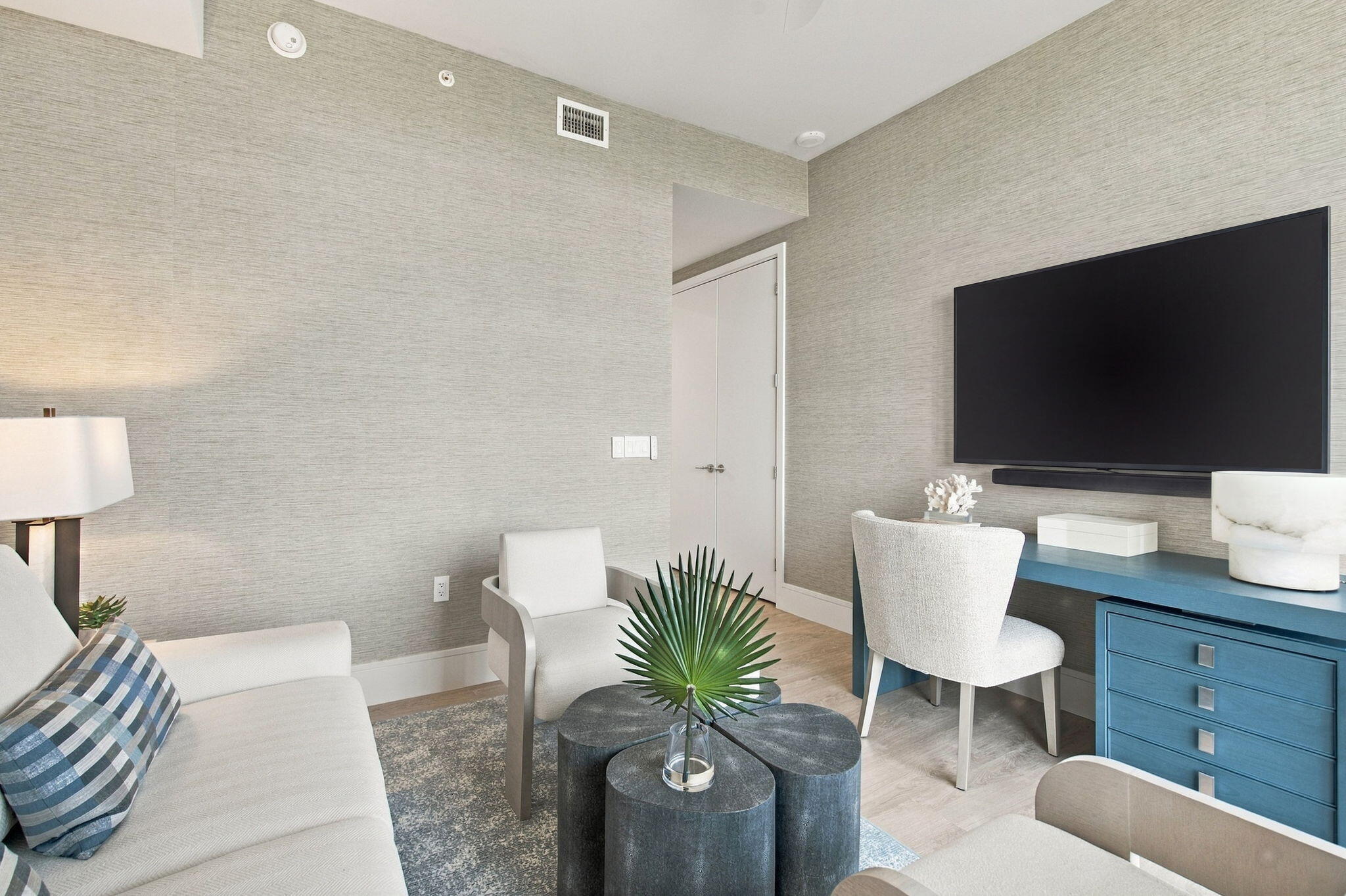 220 Lake Shr Dr #1423 West Palm Beach, FL 33403