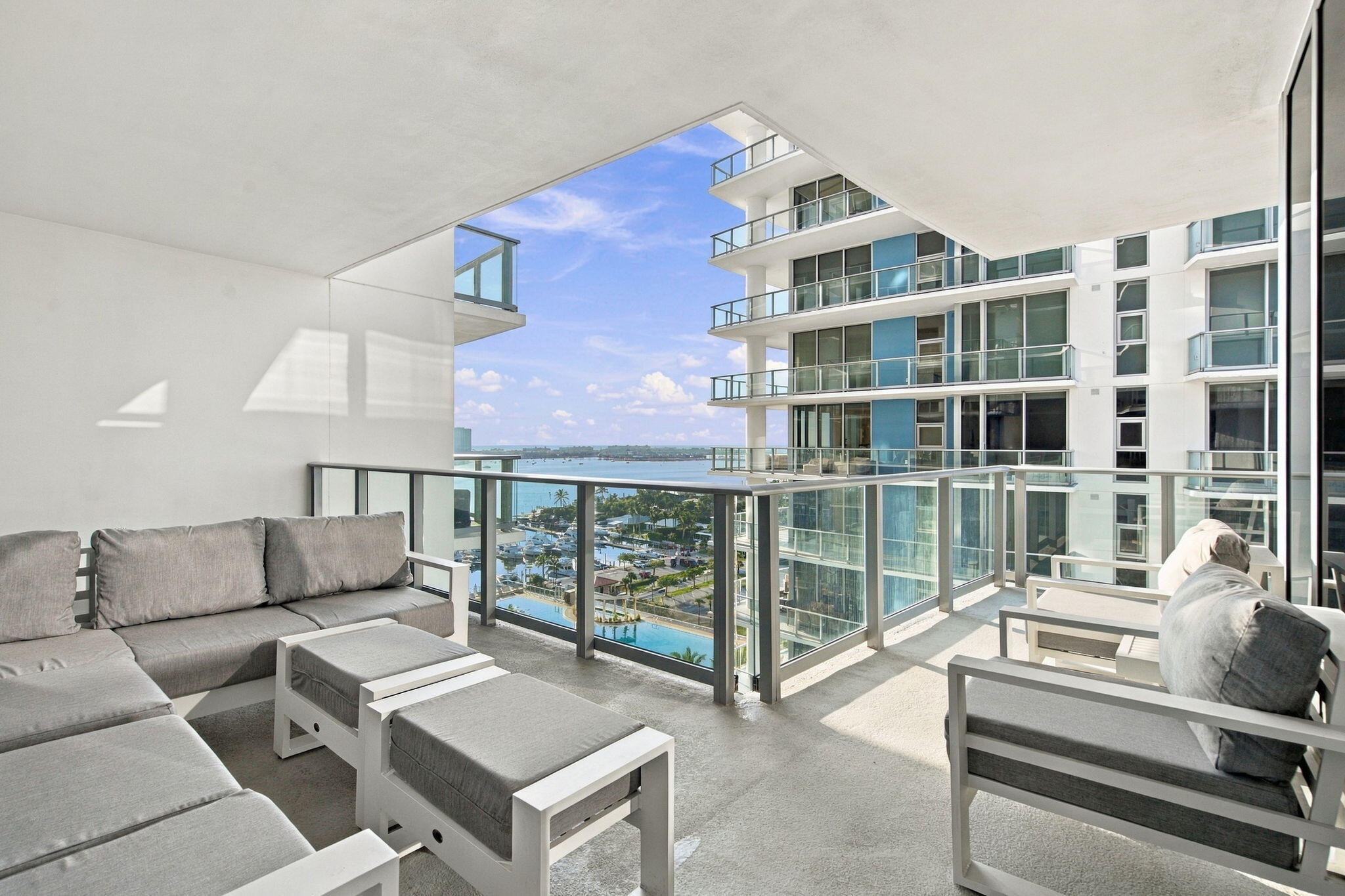 220 Lake Shr Dr #1423 West Palm Beach, FL 33403