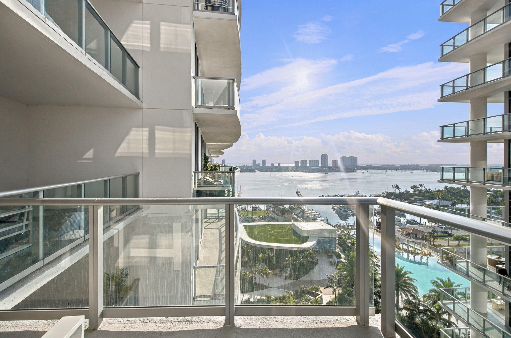 220 Lake Shr Dr #1423 West Palm Beach, FL 33403