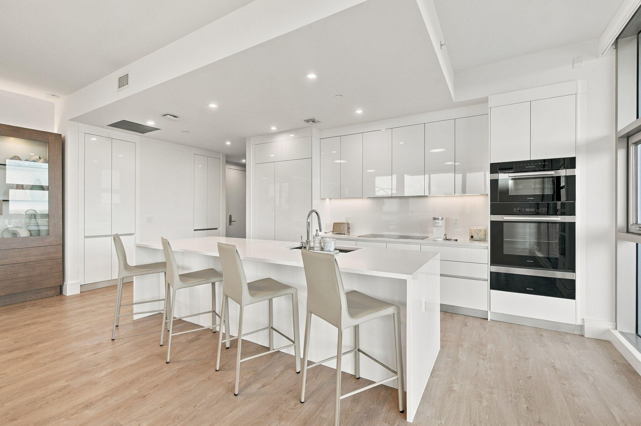 220 Lake Shr Dr #1423 West Palm Beach, FL 33403