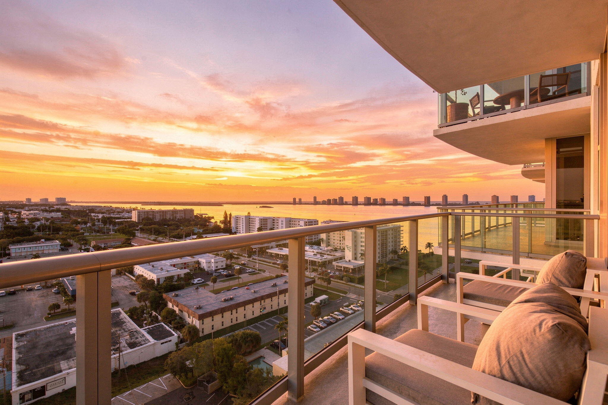 220 Lake Shr Dr #1423 West Palm Beach, FL 33403