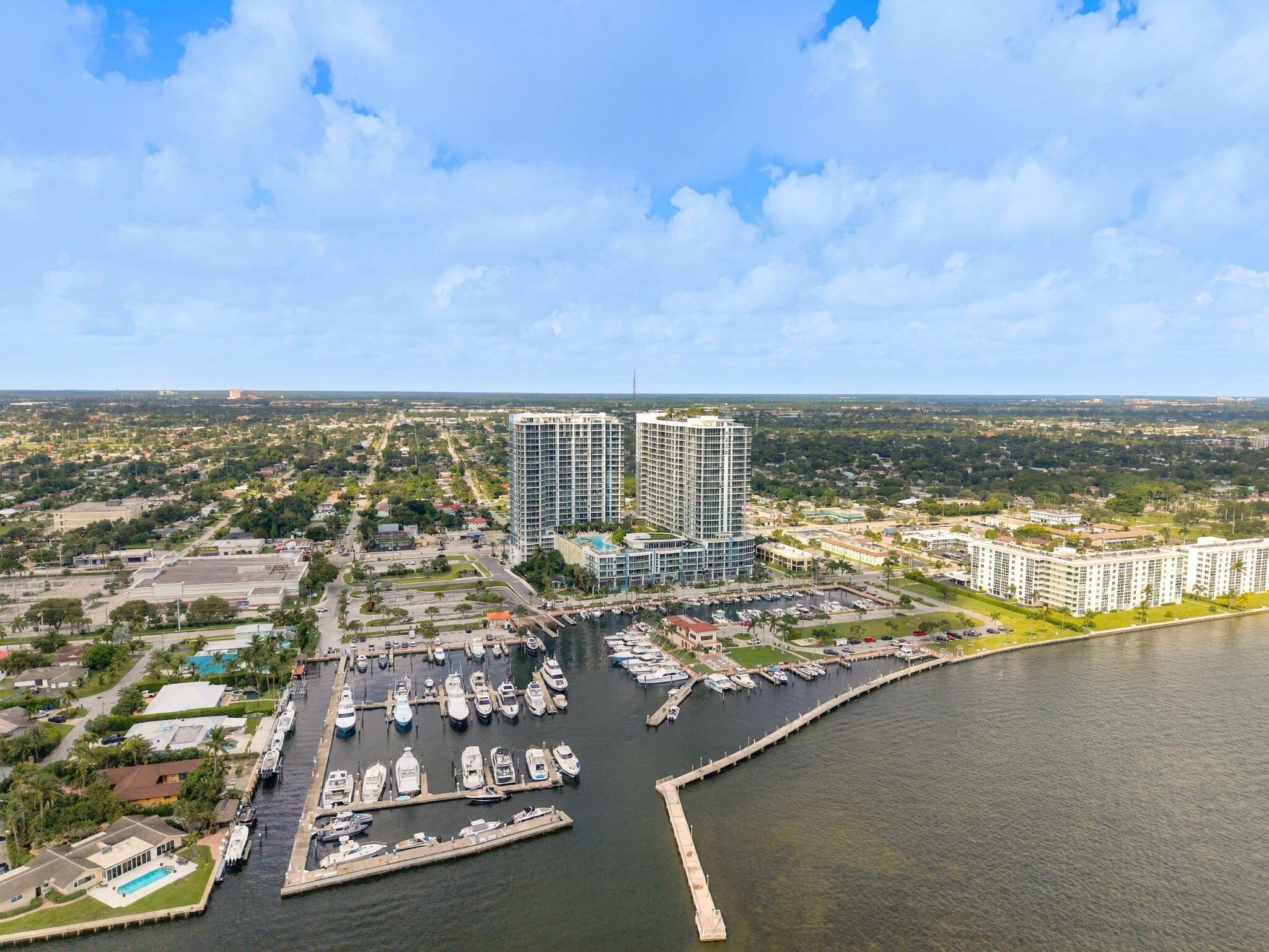 220 Lake Shr Dr #1423 West Palm Beach, FL 33403