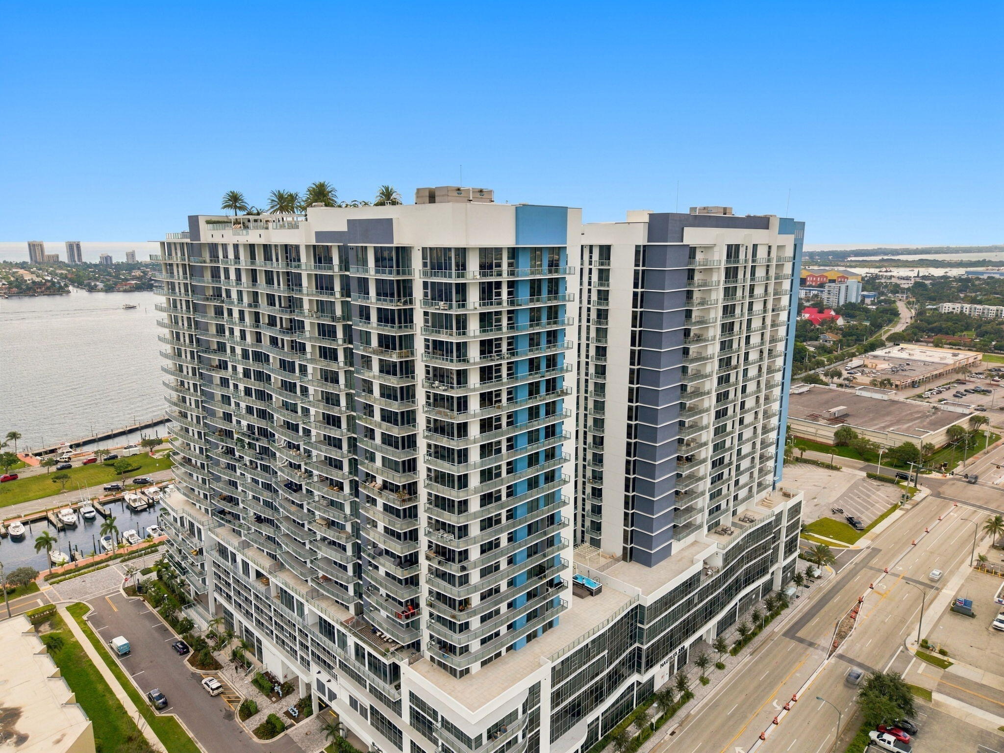 220 Lake Shr Dr #1423 West Palm Beach, FL 33403