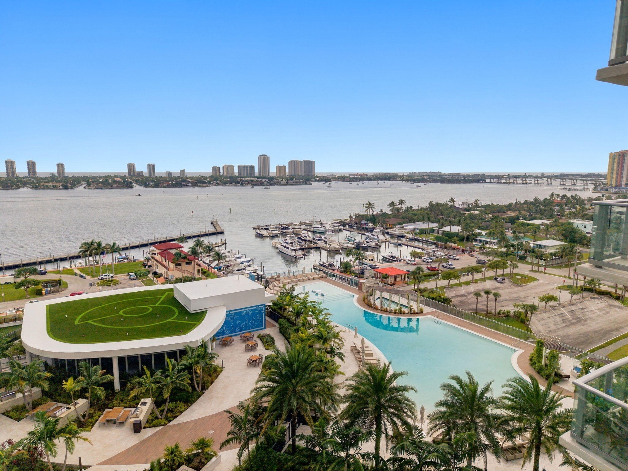 220 Lake Shr Dr #1423 West Palm Beach, FL 33403