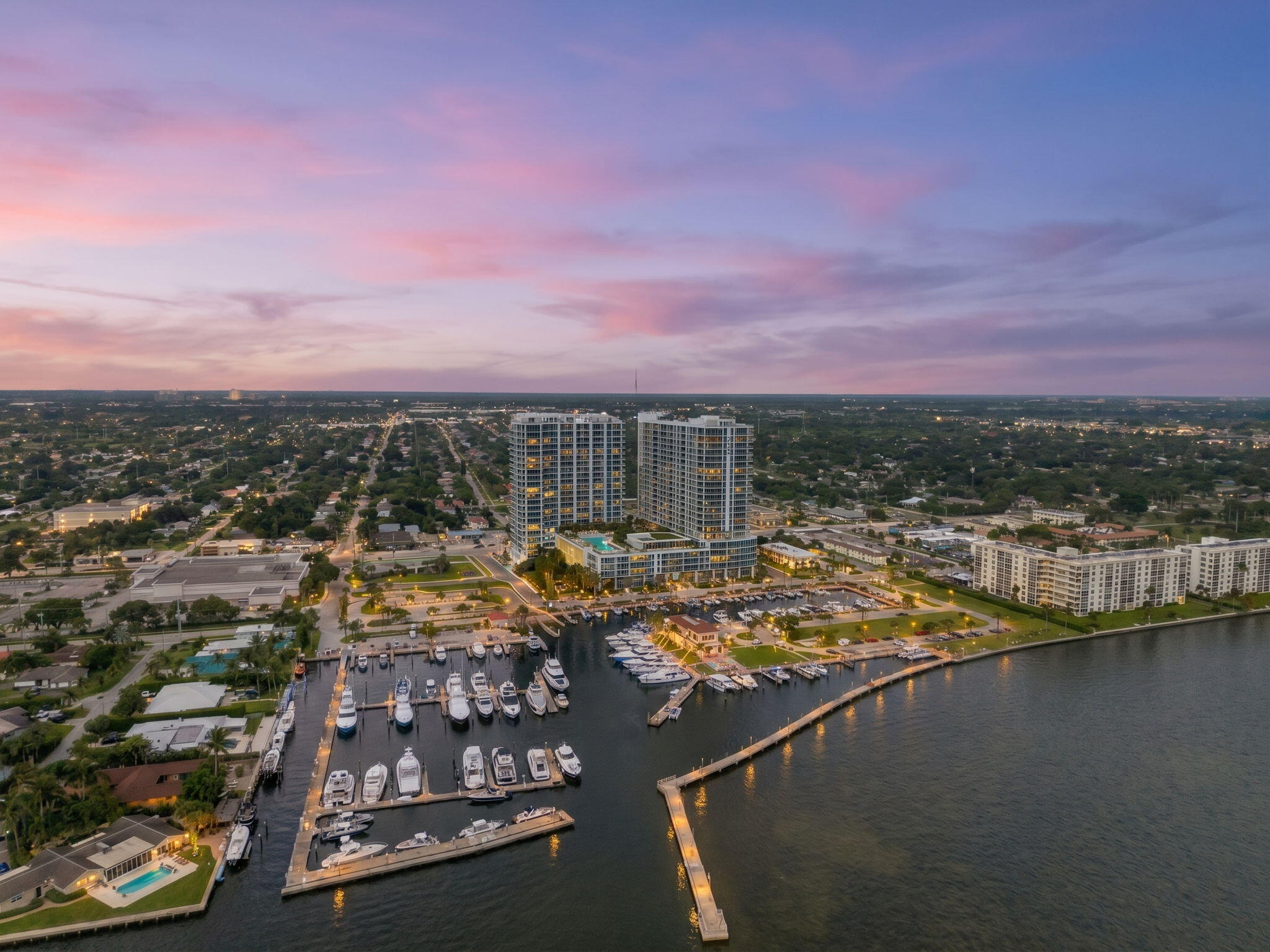 220 Lake Shr Dr #1423 West Palm Beach, FL 33403