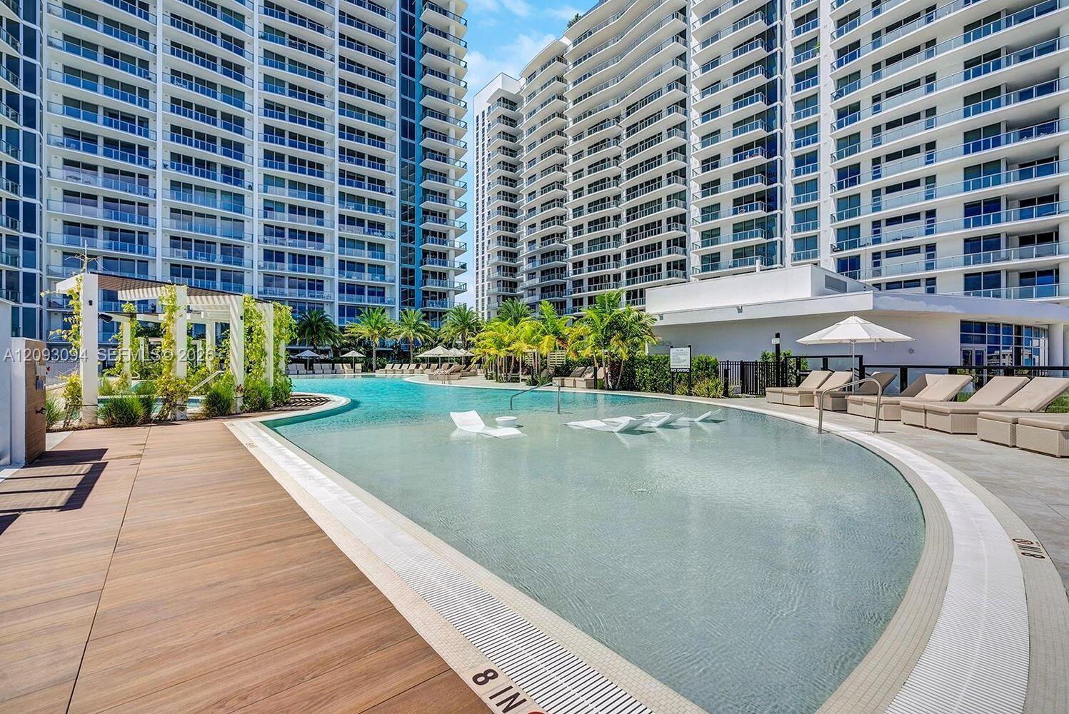 220 Lake Shr Dr #1423 West Palm Beach, FL 33403