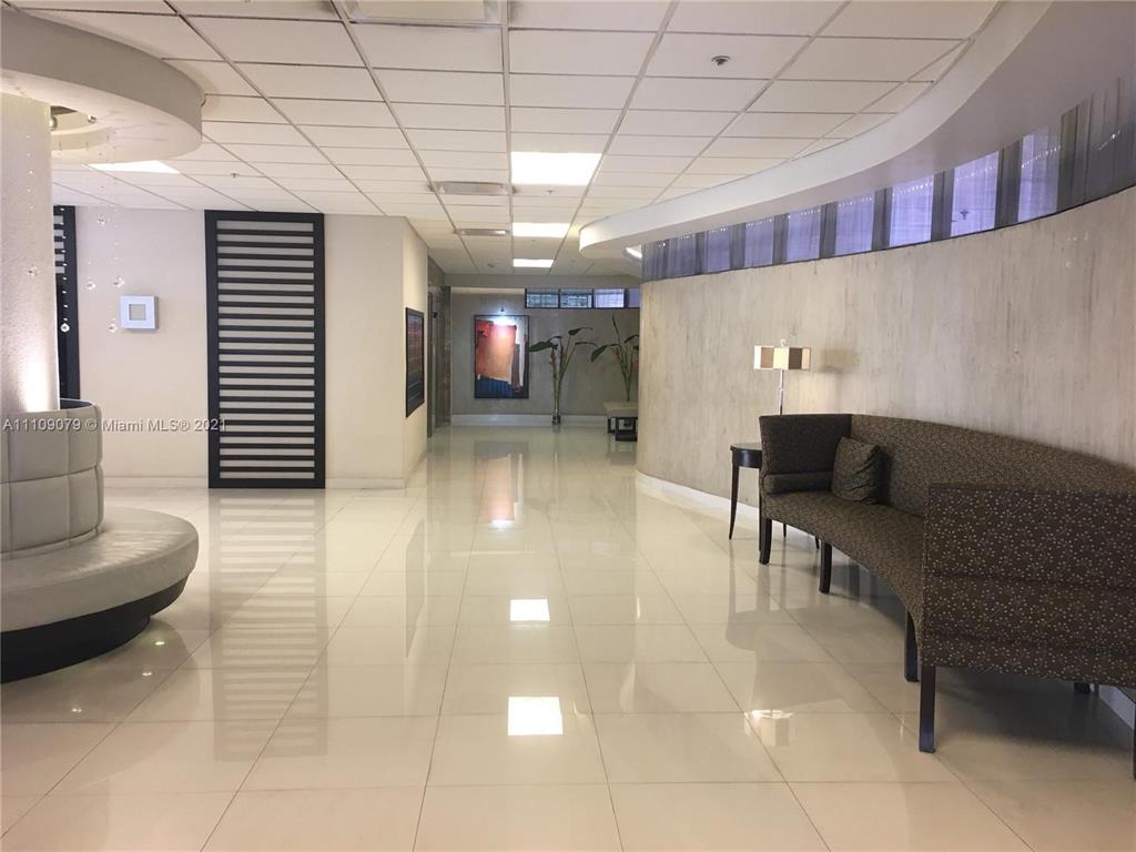 1621 Collins Ave #302