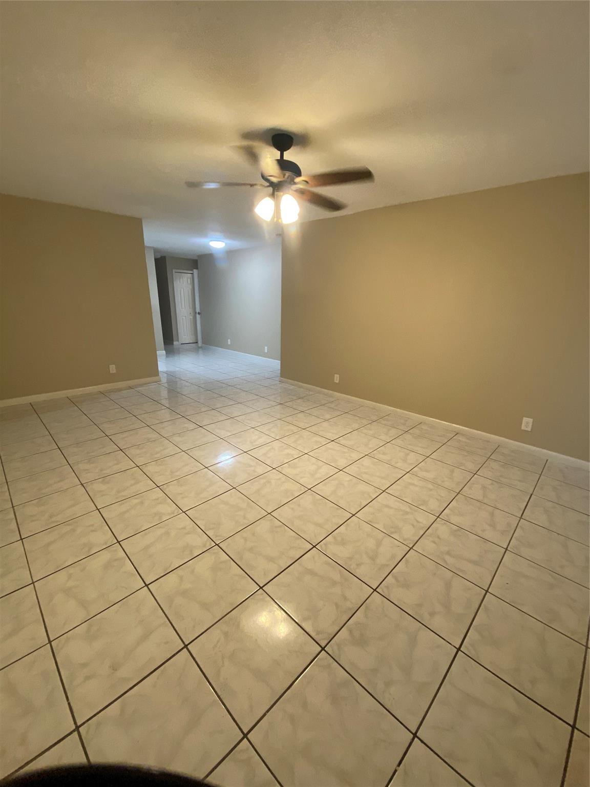 5709 NW 27th Ct,Fort Lauderdale, FL 33313