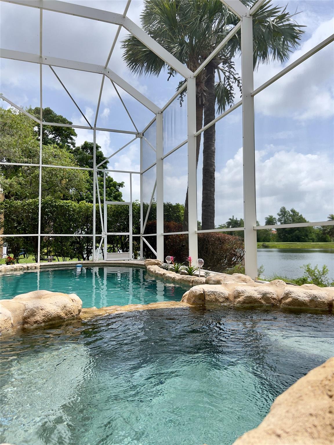 1423 SW 158th Ave Pembroke Pines, FL 33027