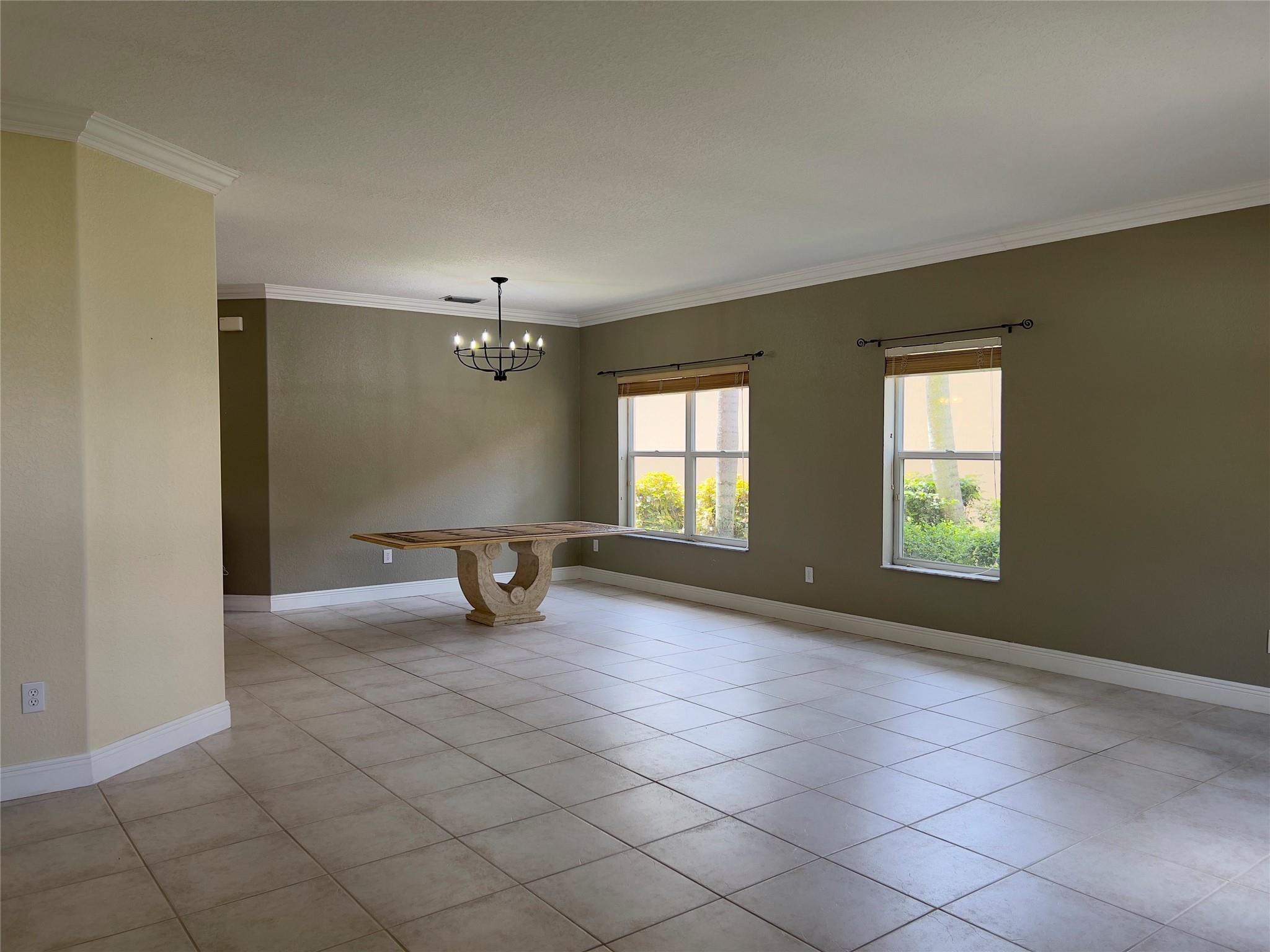 1423 SW 158th Ave Pembroke Pines, FL 33027