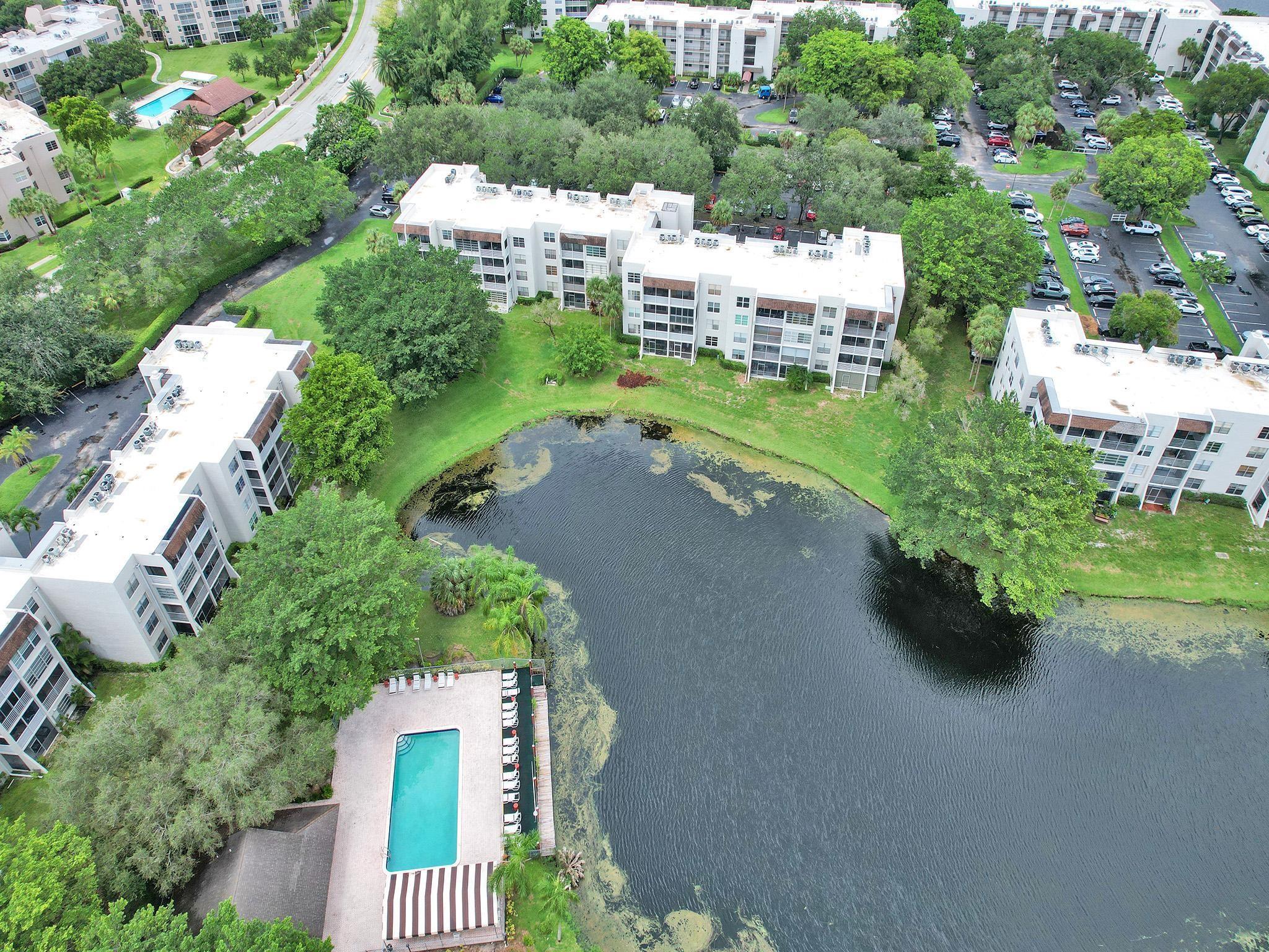 9340 Lagoon Pl #309