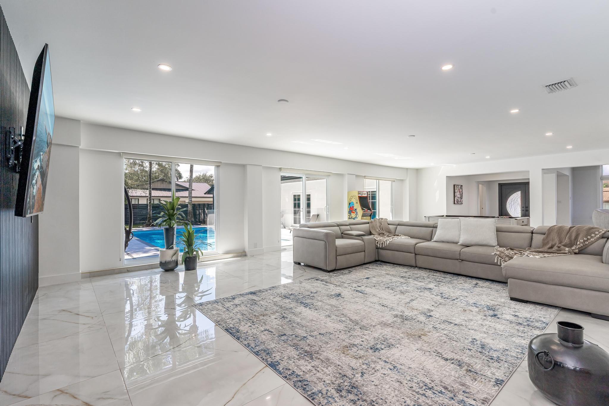 15201 SW 74th Pl Palmetto Bay, FL 33157