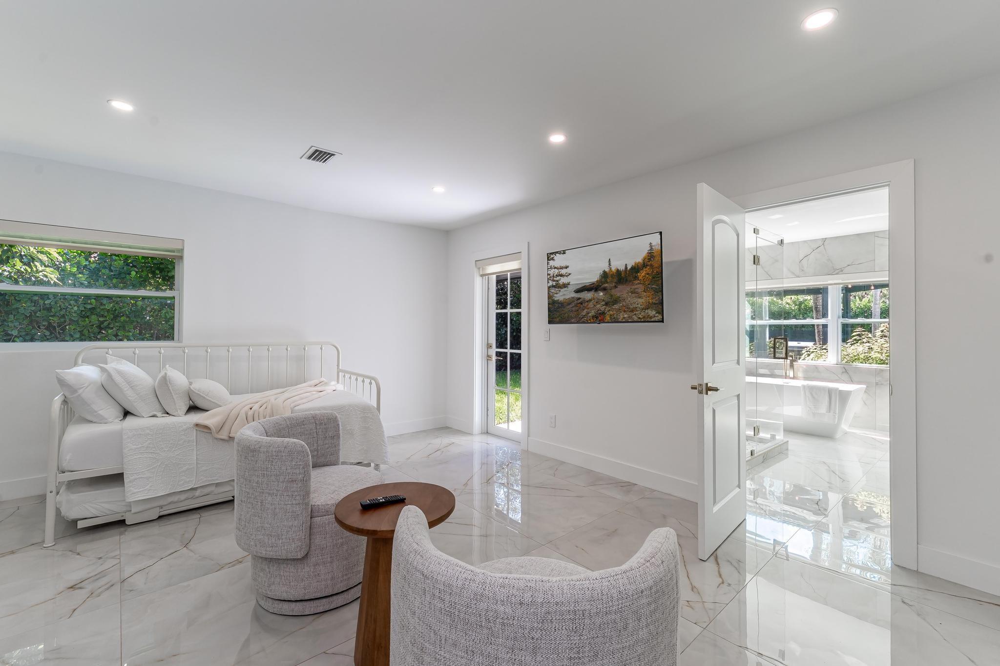 15201 SW 74th Pl Palmetto Bay, FL 33157