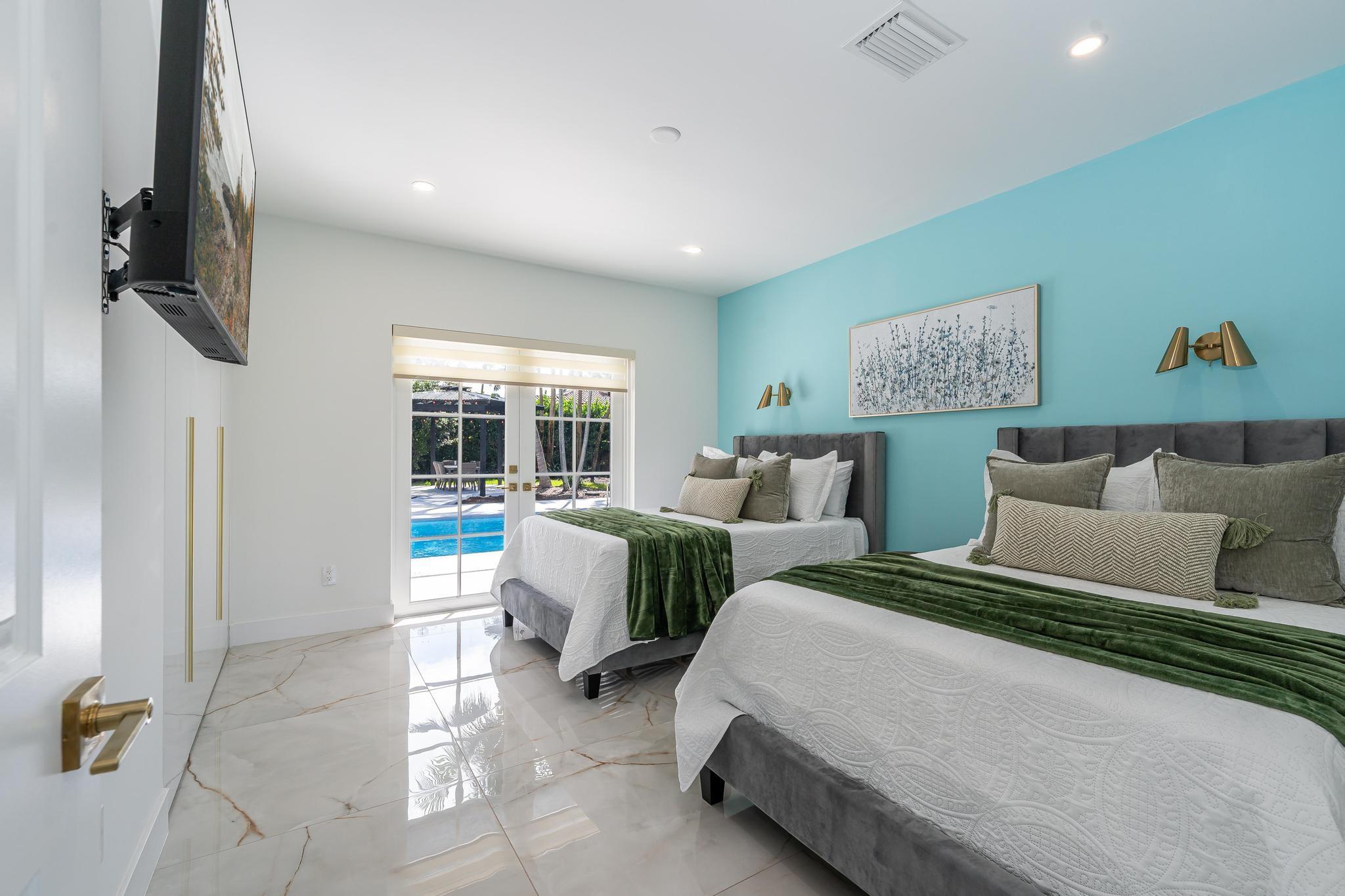 15201 SW 74th Pl Palmetto Bay, FL 33157