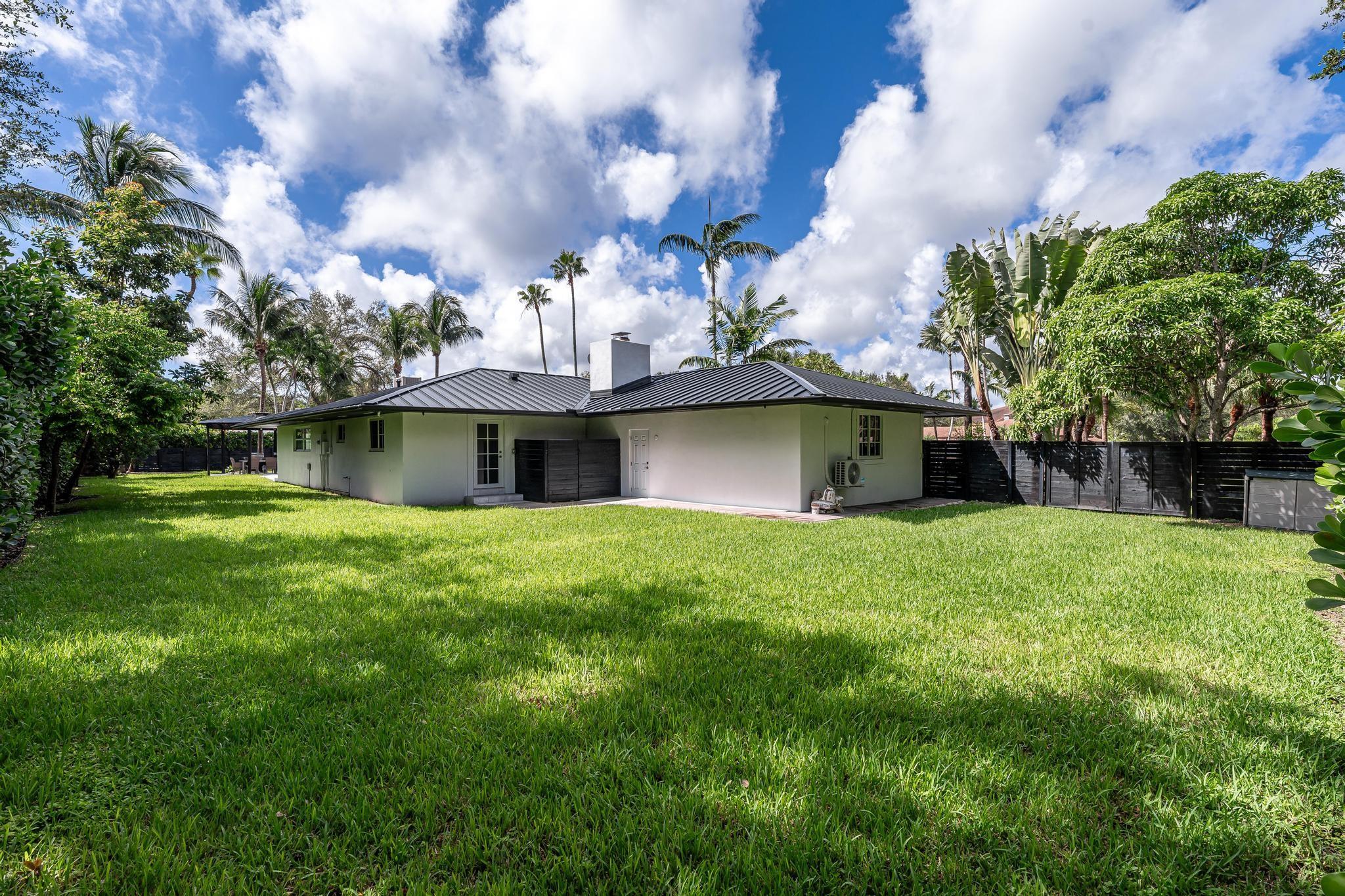 15201 SW 74th Pl Palmetto Bay, FL 33157