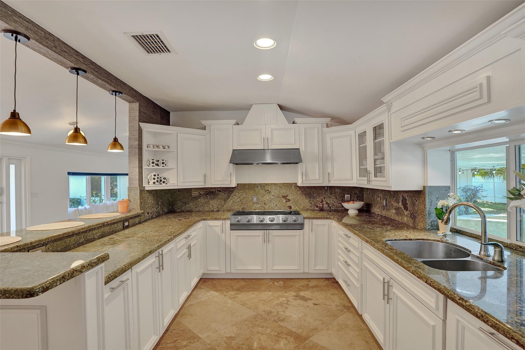 2740 NE 29th St Fort Lauderdale, FL 33306