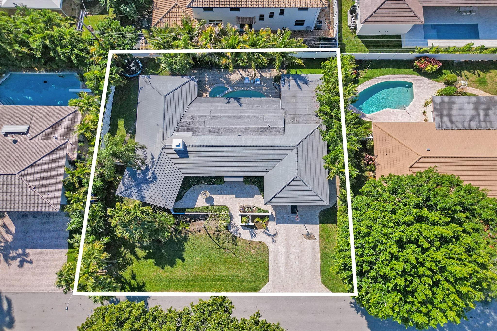 2740 NE 29th St Fort Lauderdale, FL 33306