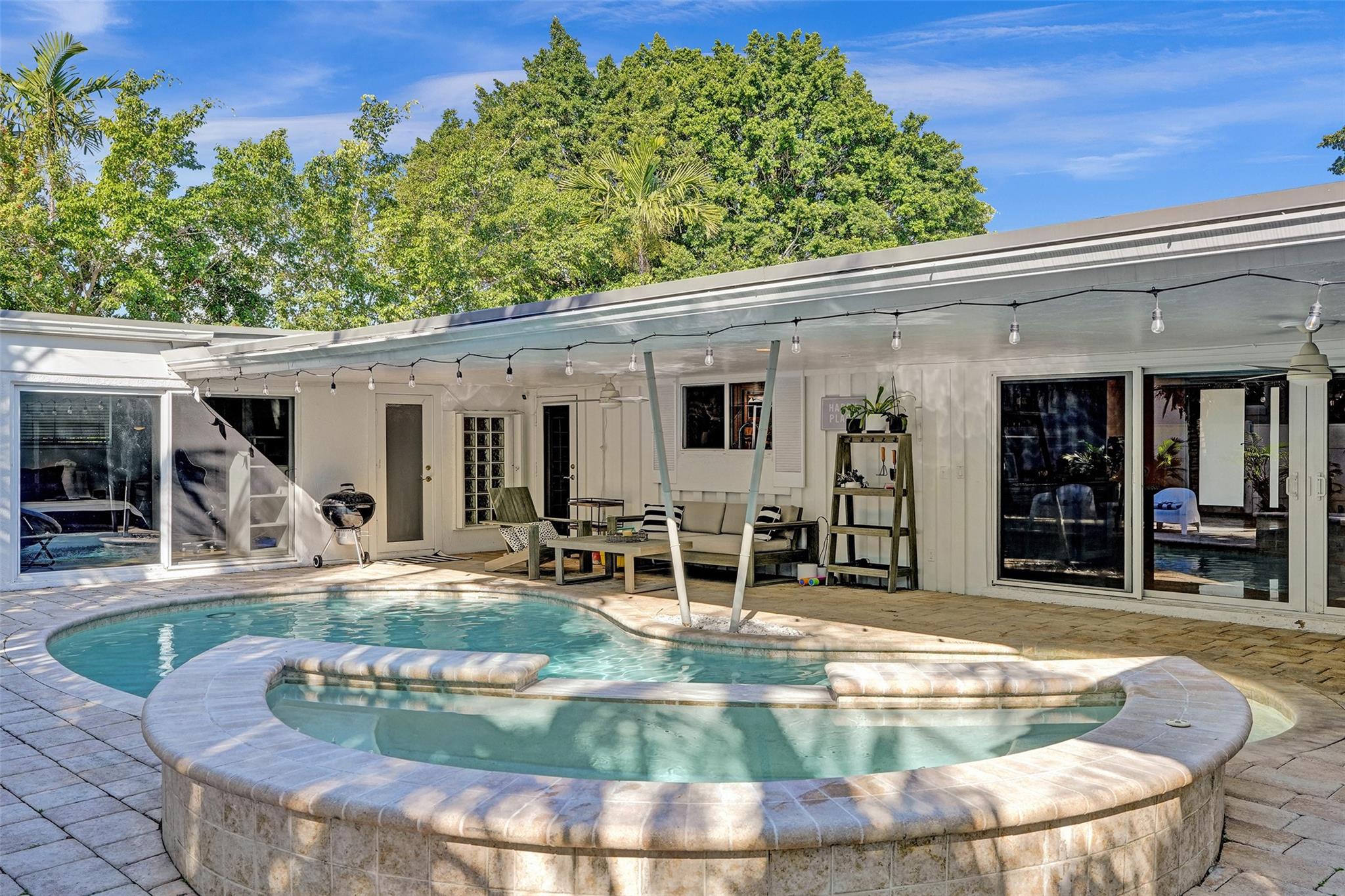 2740 NE 29th St Fort Lauderdale, FL 33306