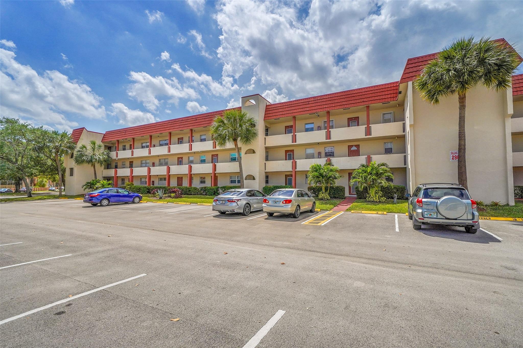 2901 Sunrise Lks Dr #101