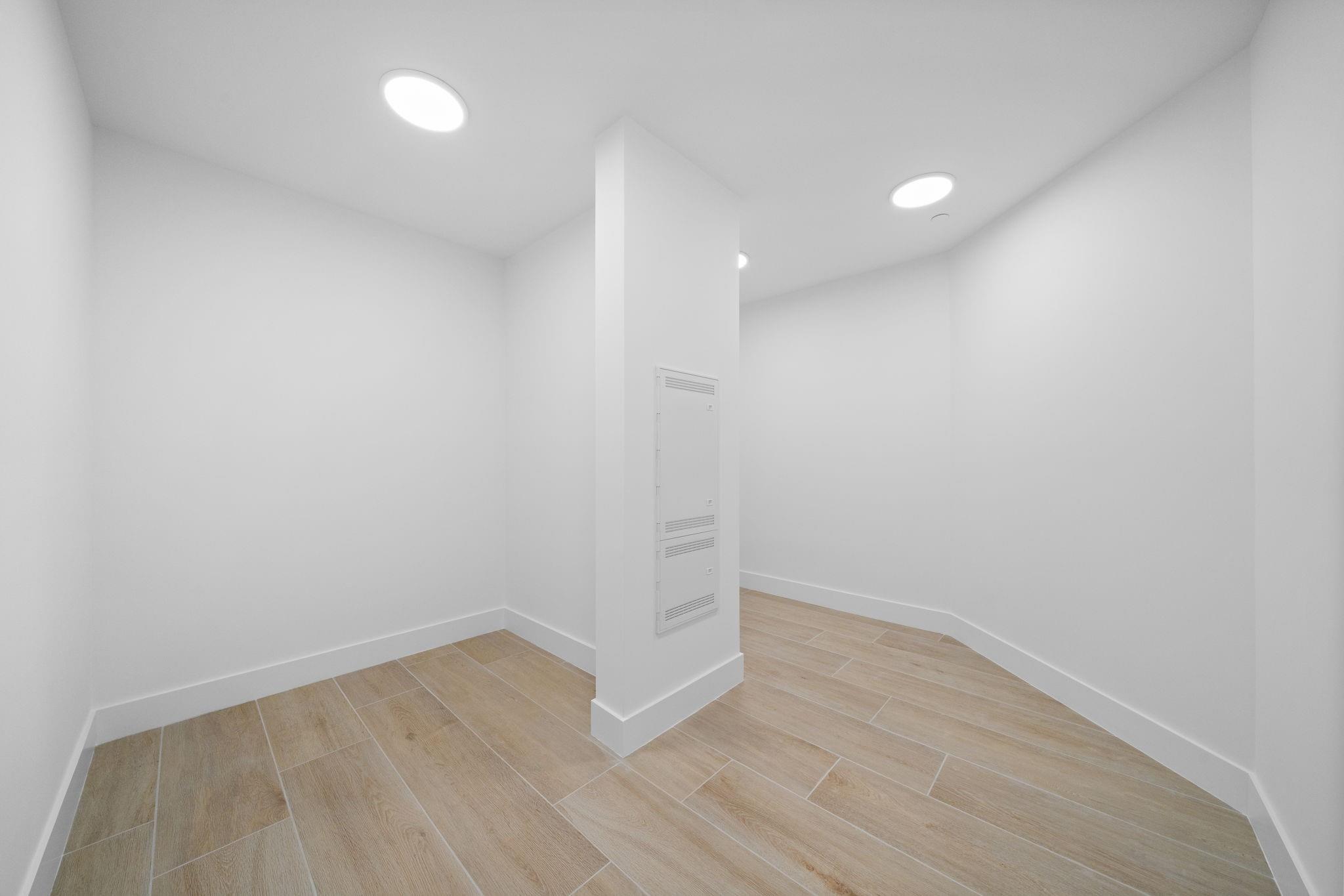 153 N Seabreeze #1005-S Fort Lauderdale, FL 33304