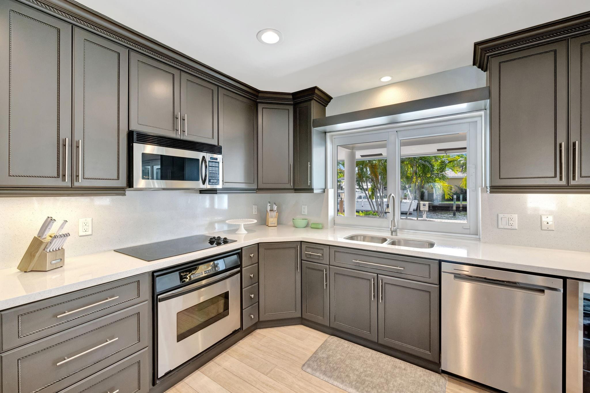 288 S Tradewinds Fort Lauderdale, FL 33308