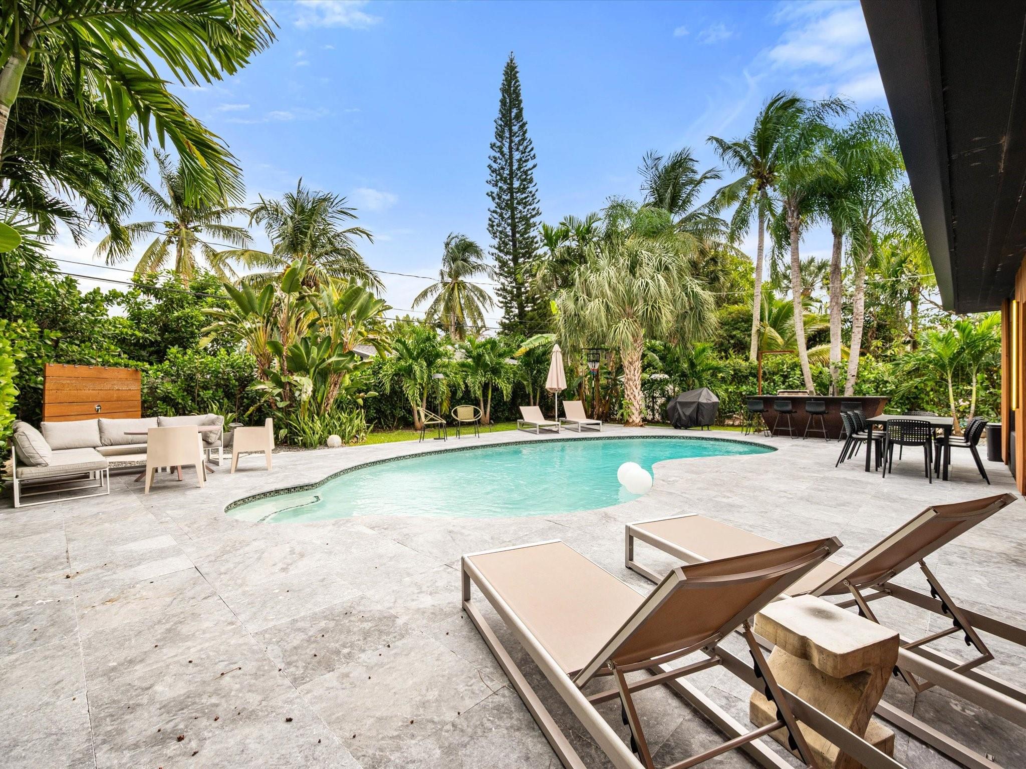 1232 NE 17th Way Fort Lauderdale, FL 33304