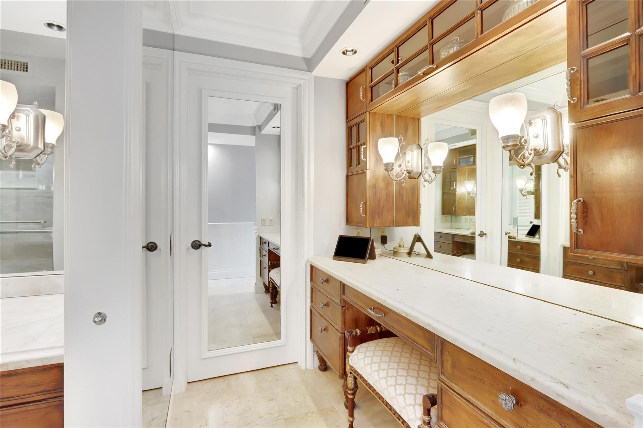 1710 S Ocean Ln #105 & 104 Fort Lauderdale, FL 33316