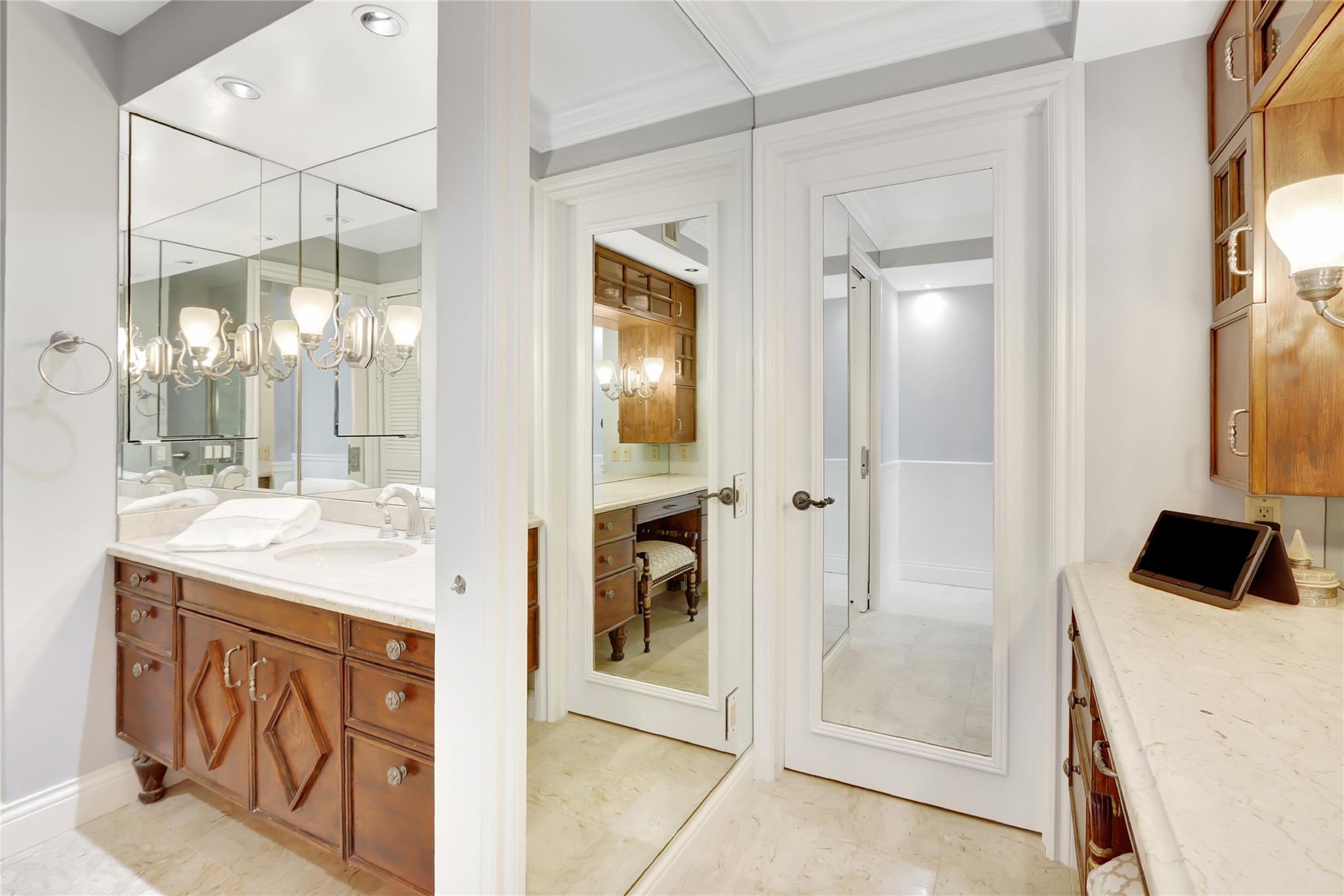 1710 S Ocean Ln #105 & 104 Fort Lauderdale, FL 33316