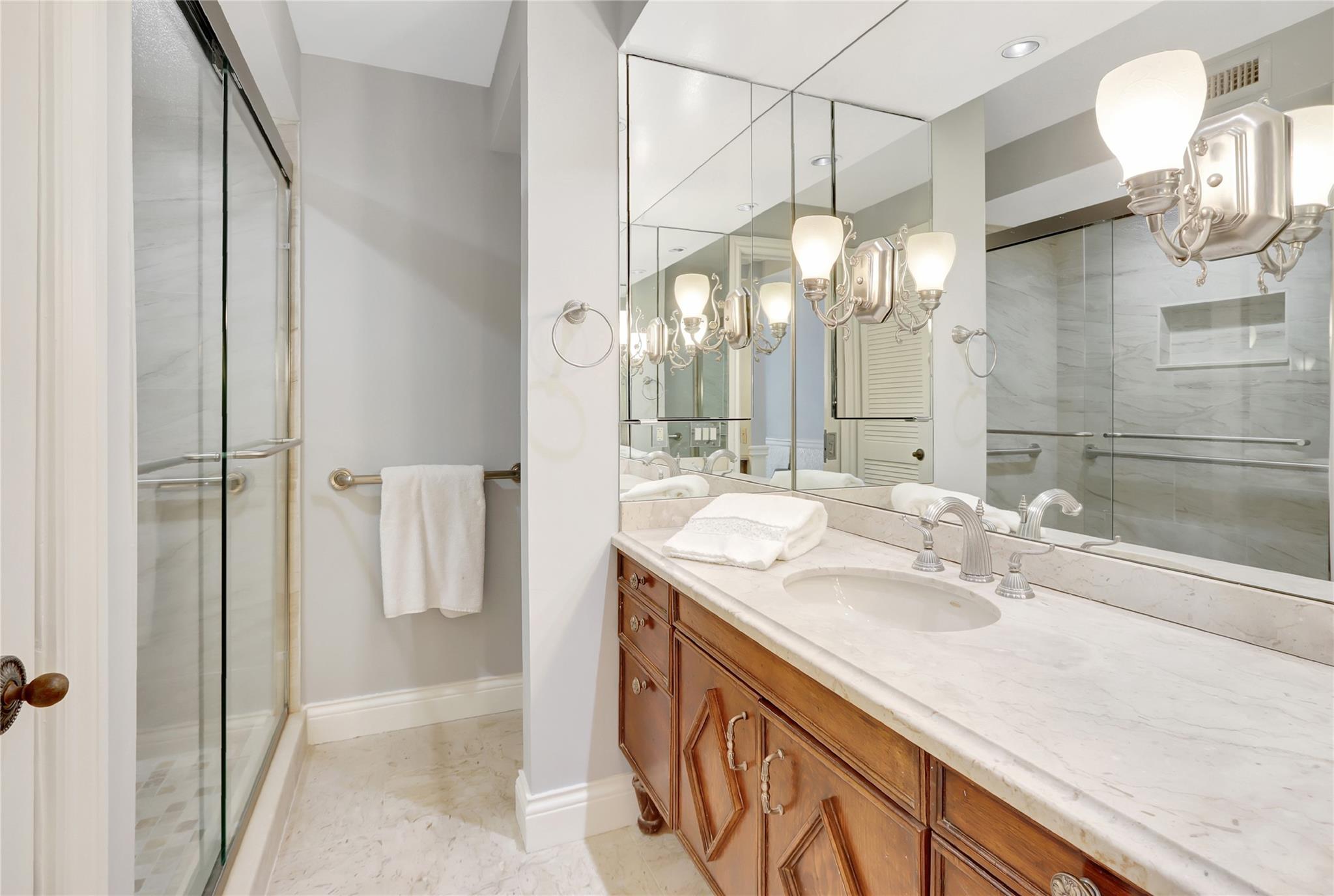 1710 S Ocean Ln #105 & 104 Fort Lauderdale, FL 33316