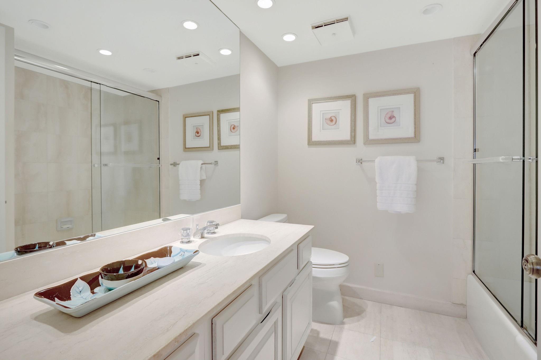 1710 S Ocean Ln #105 & 104 Fort Lauderdale, FL 33316