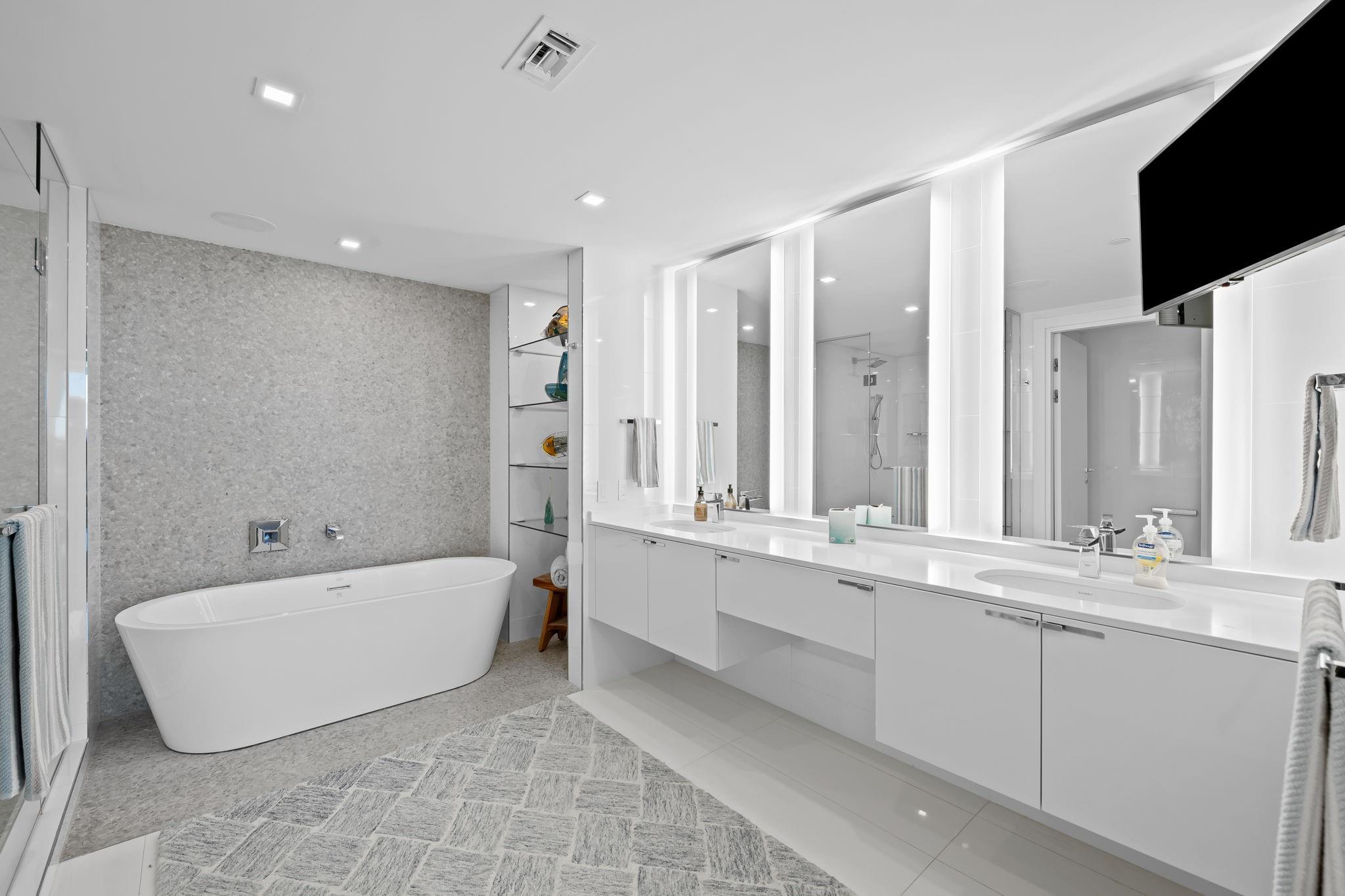 435 Bayshore #503 Fort Lauderdale, FL 33304