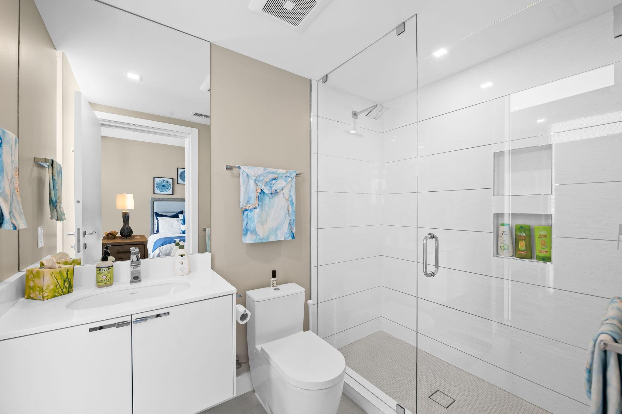 435 Bayshore #503 Fort Lauderdale, FL 33304