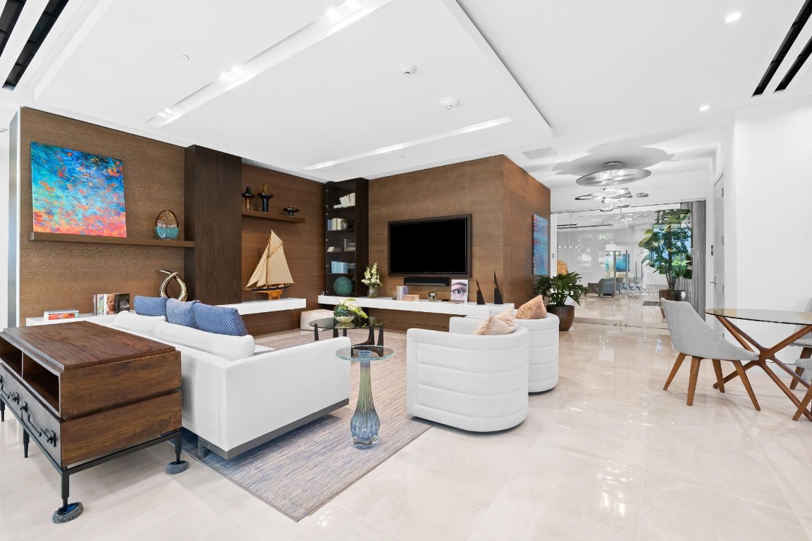 435 Bayshore #503 Fort Lauderdale, FL 33304