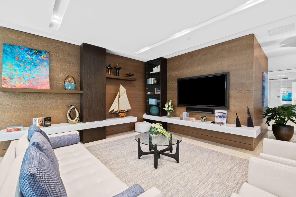 435 Bayshore #503 Fort Lauderdale, FL 33304