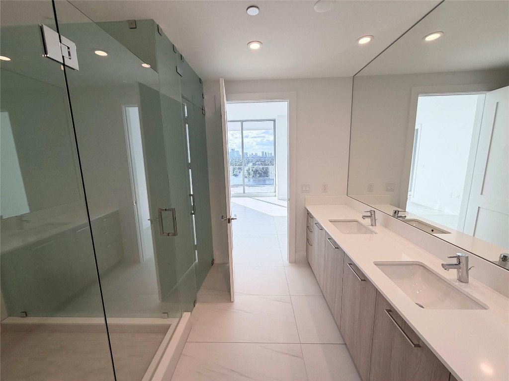 153 N Seabreeze Blv #S-903 Fort Lauderdale, FL 33304