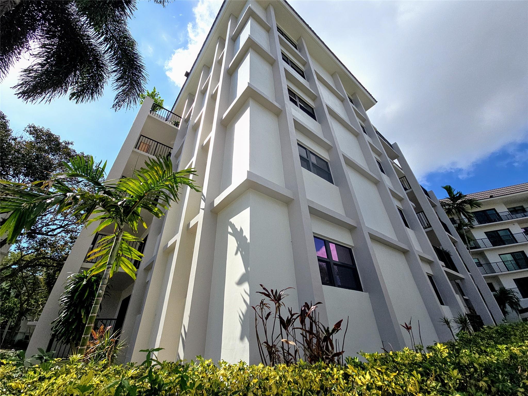 1000 River Reach Dr #419