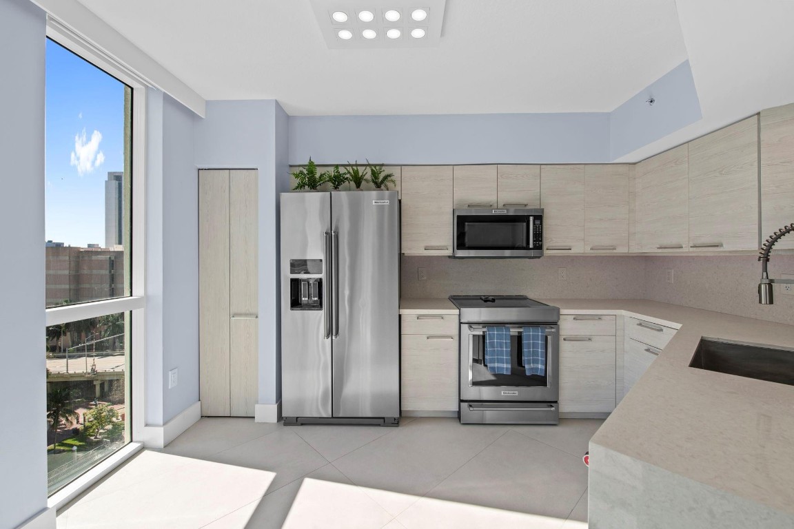 347 N New Riv #1104 Fort Lauderdale, FL 33301