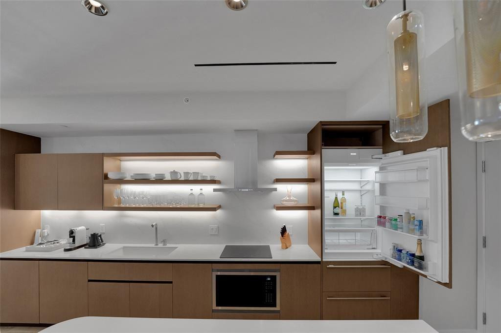 525 N Fort Lauderdale Bch #1204 Fort Lauderdale, FL 33304