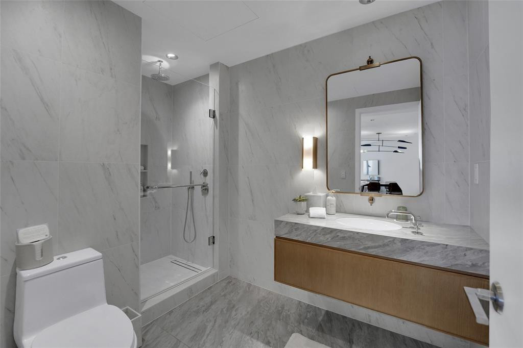 525 N Fort Lauderdale Bch #1204 Fort Lauderdale, FL 33304